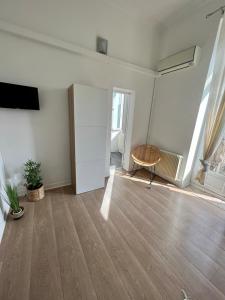 Beautiful T1 Bordeaux apartment with balcony - 3hvězdičkové hotely ve městě Talence