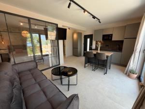 Loza Blue, Premuda island