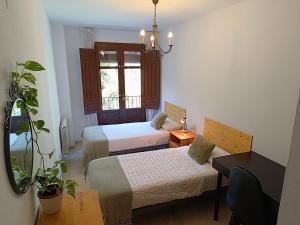 4 balconies house, central and near the Alhambra