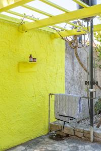 Charming Luxury Seafront Villa with heatable Pool