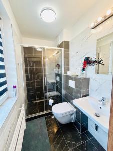 Villa many separate rooms with Free Parking Praha 4 libuš