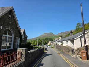 Pet friendly two bedroom cosy cottage