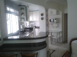 Apartamento no centro, bem localizado, na praia