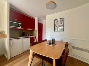 Appartements Cocoon Albatros, Golf view, pool, pine trees and ocean : photos des chambres