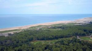 Appartements Cocoon Albatros, Golf view, pool, pine trees and ocean : photos des chambres