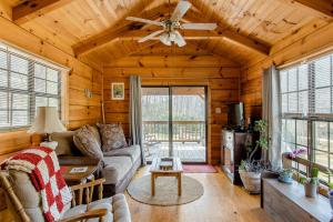Willow Pond Cabin that is peaceful and quiet