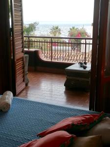 Sulla spiaggia di Letojanni