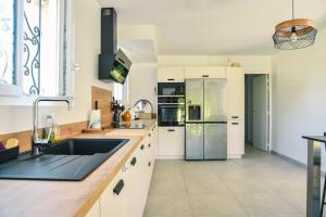 Maisons de vacances Maison familiale au vert avec piscine et petanque : photos des chambres