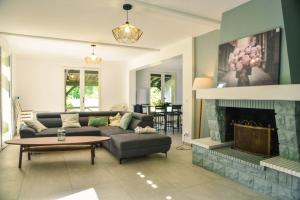 Maisons de vacances Maison familiale au vert avec piscine et petanque : photos des chambres