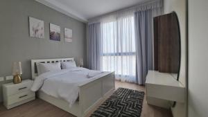 Axxodia Sheikh Zayed Aeon Towers 1br Apt