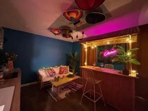 Appartements La Caliente love room glamour balneo en duo : photos des chambres