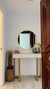 Habitación deluxe con baño privado en Atalaya Apartagolf, Estepona