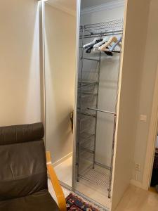 Scenic cottage near lake