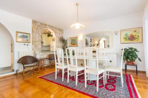 Seafront Villa - with heated swimming pool