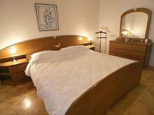 Seafront Villa - with heated swimming pool