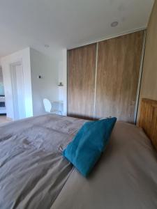 Monoambiente cálido frente a playa bonita