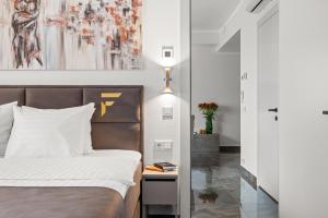 F-Apartments - Emperor Size Bed, City Center, Contactless