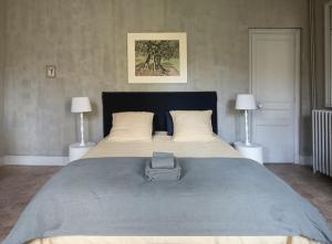 B&B / Chambres d'hotes Bed and breakfast Le Chateau d'Uzer : Chambre Double - Vue sur Jardin