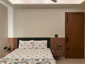 Peaceful & Cozy Stay with Green Balcony & Breakfast