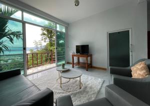 Amazing Seaview 2-Bedroom House in Patong
