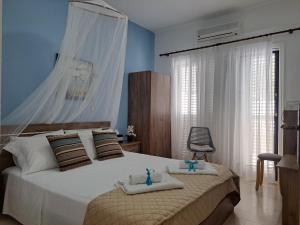 House Near The Beach (Militsa & Aggeliki)