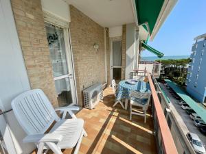 Luminous flat with a spacious terrace