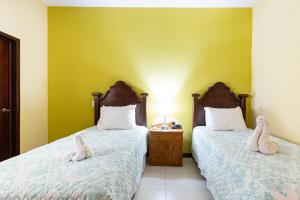 Cheerful 4 Bedroom house with Swimming Pool