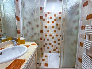 Maisons de vacances Villa de vacances a Gordes avec piscine, La Bastide de Lea : photos des chambres