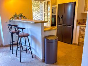 Villa de vacances à Gordes avec piscine partagée, La Bastide de Léa