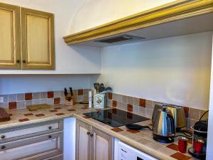 Maisons de vacances Villa de vacances a Gordes avec piscine, La Bastide de Lea : photos des chambres