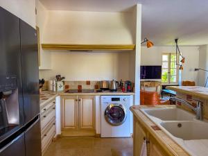 Maisons de vacances Villa de vacances a Gordes avec piscine, La Bastide de Lea : photos des chambres