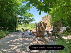 Maisons de vacances Domaine de la Beurrerie, 25 Puy duFou, Piscine Naturelle, 3 Chambres doubles : photos des chambres