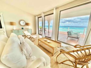 Ocean View Luxury 5B Villa with Private Beach