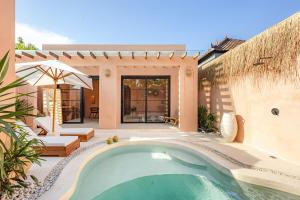 Villa Palmara - NEW 1BR Tropical with Pool Walk to Beach & Cafes