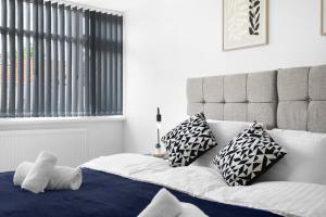 Stylish 2 Bedroom Serviced House in Slough