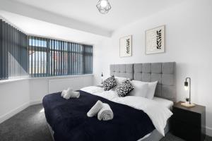 Stylish 2 Bedroom Serviced House in Slough