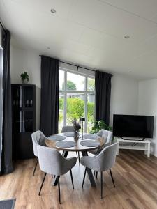 In Seenähe - Modernes Chalet im Ferienpark De Veerstal - familienfreundlich!