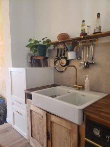 Appartements Le clocher de Castries : photos des chambres
