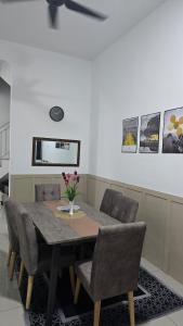 Dee Intan Homestay, Ipoh - Malay Only