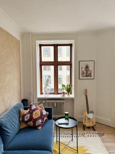 Central & Stylish 3-person Apt I 5 Min to Metro