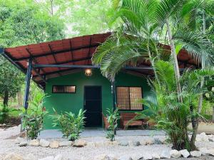 Casa Hoja Eco-Cabina Surf House