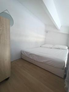 Appartement T2 Cabine, mezzanine Saint Pierre la mer 4oliv41