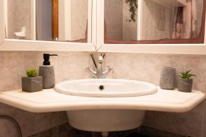 Levanda Syros with Free Parking