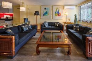 Cool ambiance, 2Brs , Private Garden & Parking