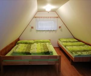 Domček pri vodopáde