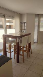 T2 Front de Mer et Piscine - Pieds dans leau