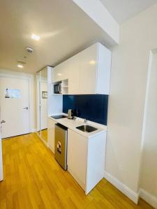 Apartment with sea view in Orbi City