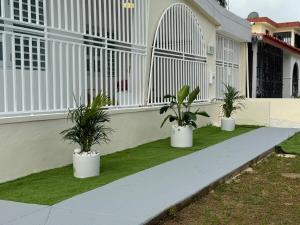 Casa Mi Luz Ilumina tu Estancia con Elegancia y Confort en San Juan