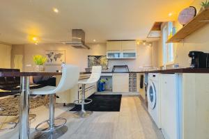 Detente et Confort, proche Gare RER D, CDG, Astérix