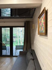 DOMEK LABA CHAŃCZA nad zalewem, domek w lesie z opcją balii, ANTRESOLA